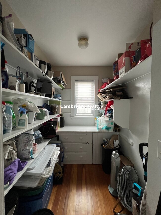 Building Photo - 204 Fellsway W