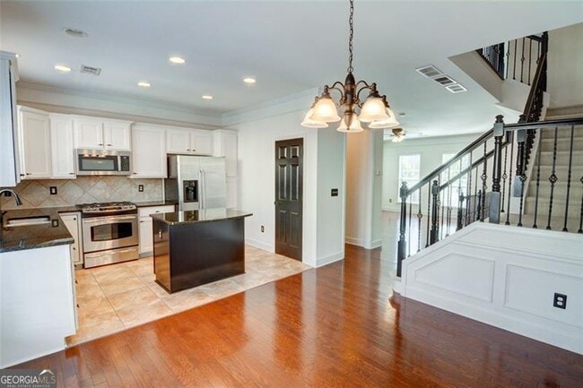 Building Photo - 2430 Natoma Ct SE