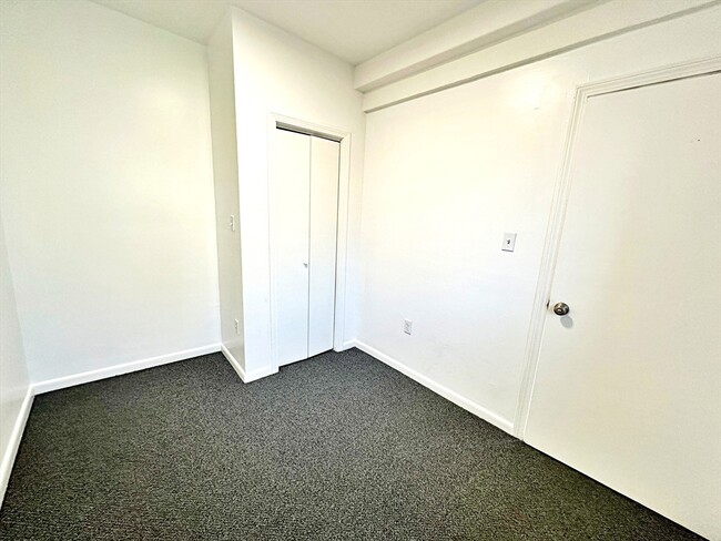 Building Photo - 40 Jeffries St