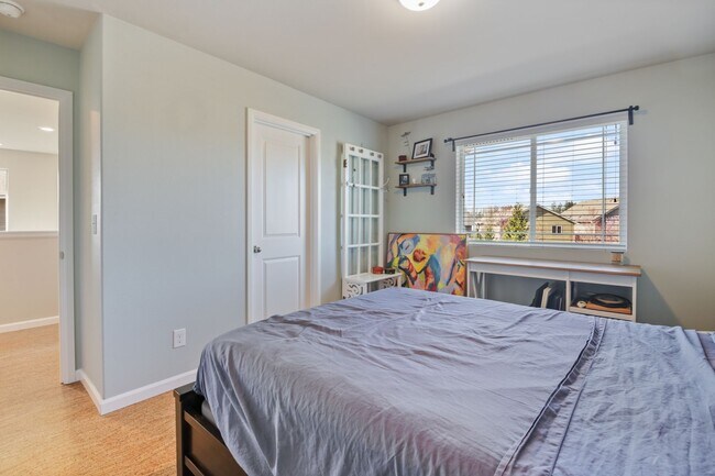 Building Photo - MOVE IN READY NOW! Meridian Campus home available! Beautiful 4 bedrooms 2.5 baths. Easy JBLM comm...