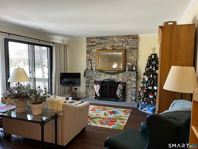 Building Photo - 167 Heritage Vlg