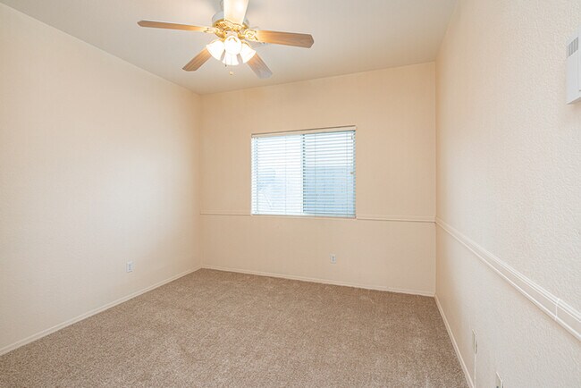 Building Photo - Great Single Level Peoria Home