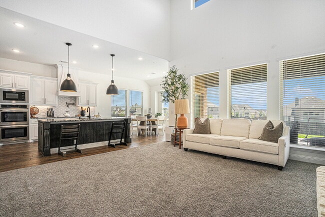 Building Photo - Exquisite 5-Bedroom, 3.5-Bath on 0.46 Acre...