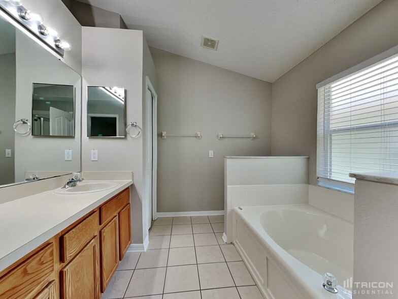 Building Photo - 13461 Staghorn Rd