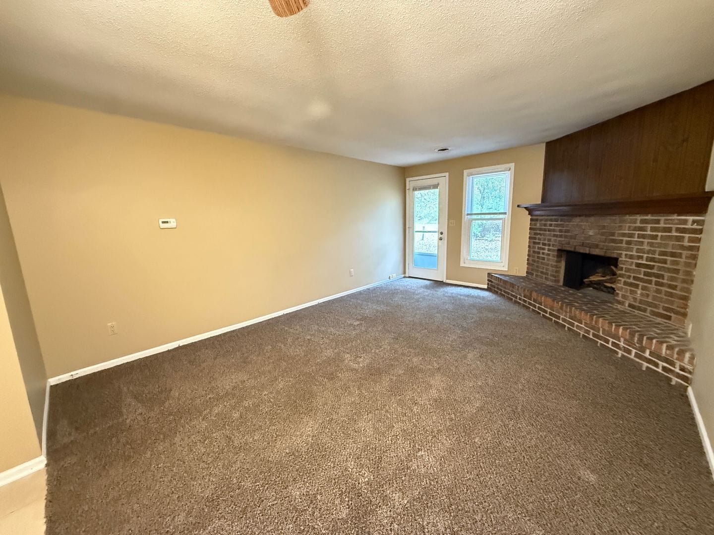 Building Photo - 5633 Bluebird Ct