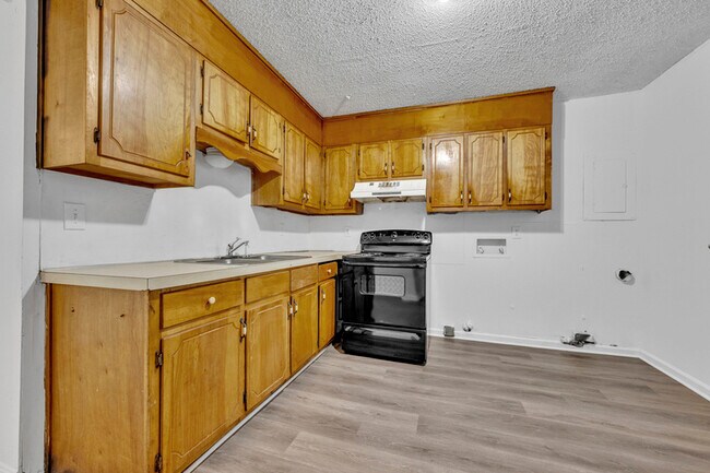 Building Photo - 521 16th St SW