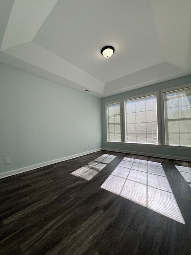 Building Photo - 102 Windyfield Dr