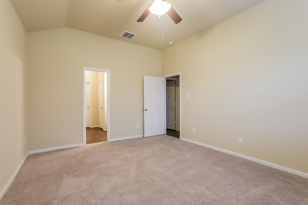 Building Photo - 23703 Maple View Dr