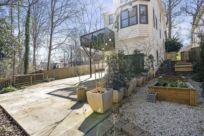Building Photo - 3102 Alston Dr