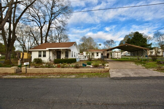 Building Photo - 1623 Texas St
