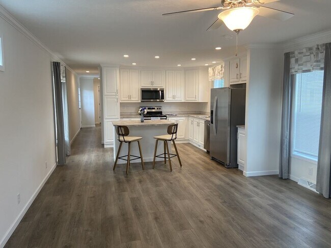 Building Photo - 174 Mockingbird Way