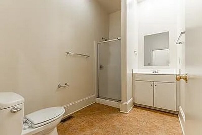 Building Photo - Gorgeous 3bd 3bath home available 08/07