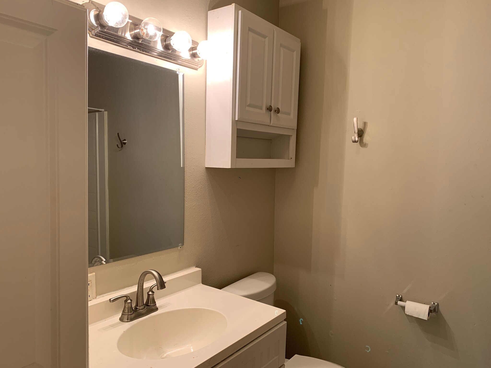 Hall Bathroom - 816 1st St