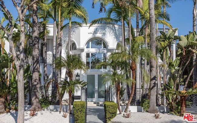 Building Photo - 504 Elm Dr