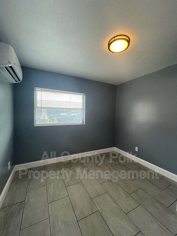 Building Photo - 232 Ave Q NW