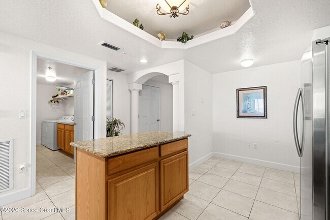 Building Photo - 817 Mystic Dr