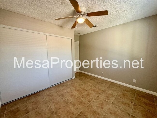 Building Photo - 19158 Live Oak St