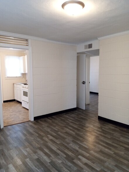 Building Photo - 2943 Schofield Ave