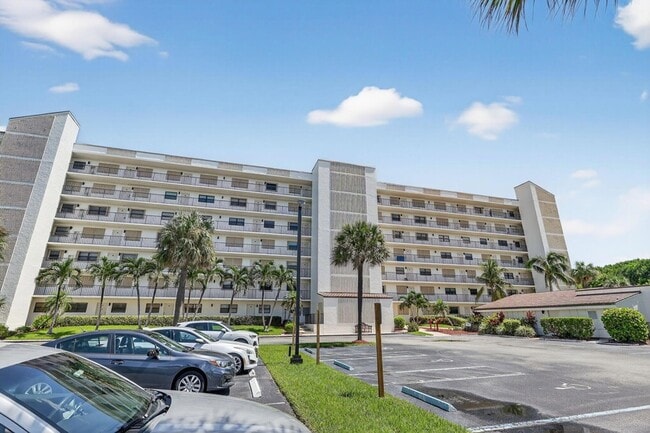 Building Photo - 10310 S Ocean Dr