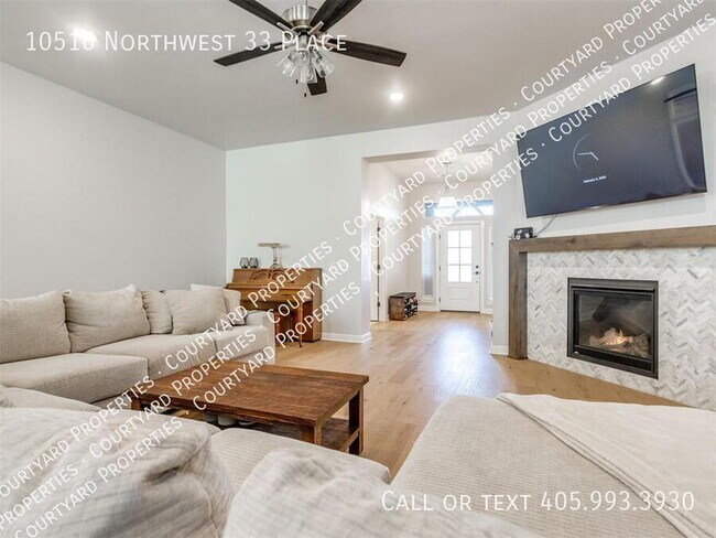 Building Photo - 10516 NW 33rd Pl