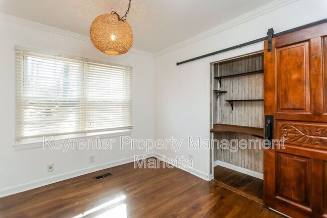 Building Photo - 540 Church Rd SE