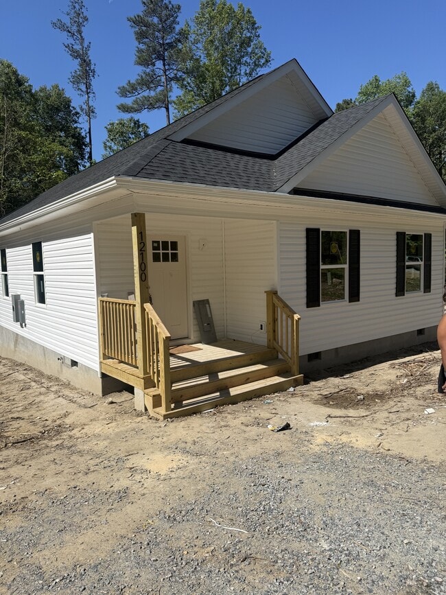 Building Photo - 12100 Norway Rd