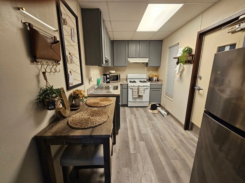 Building Photo - 12948 Ben Gurion St