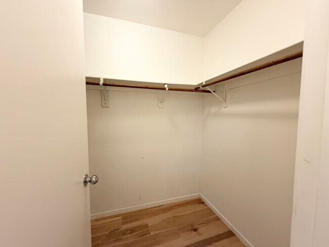 Building Photo - 2732 Echo Springs St