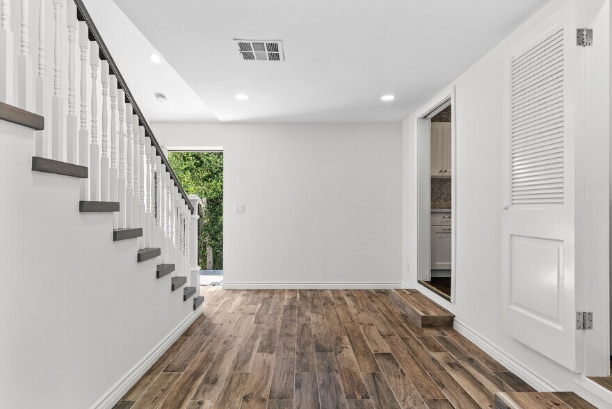 Side Entry/Mud Room - 4242 Van Nuys Blvd
