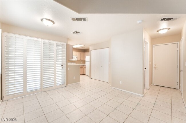 Building Photo - 8028 Desire Dr