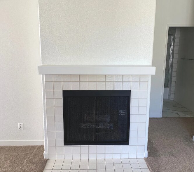 Building Photo - 10884 Sabre Hill Dr