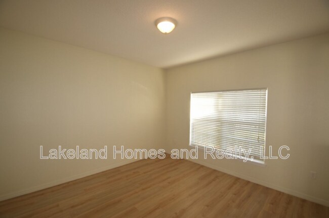 Building Photo - 823 Krenson Woods Ln