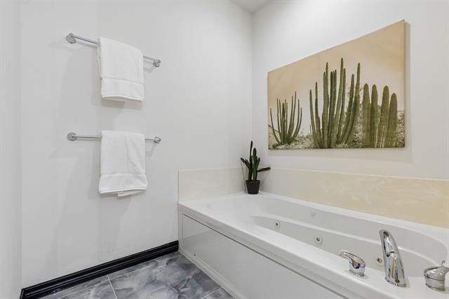 Building Photo - 4312 McKinney Ave