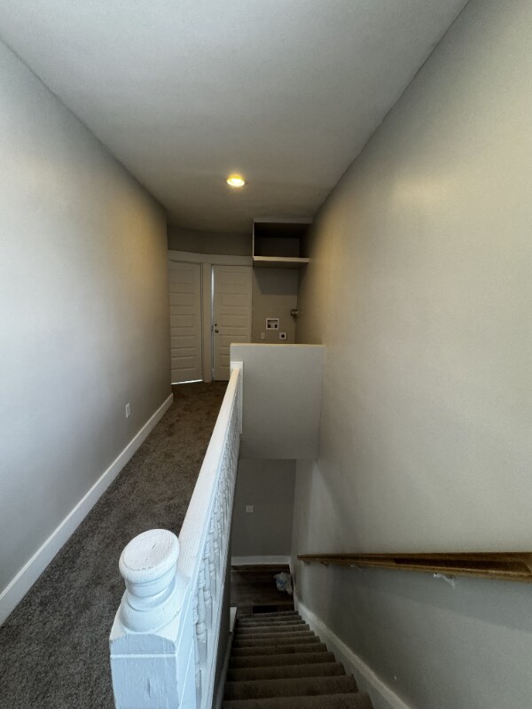 Building Photo - 53 N Oakley Ave