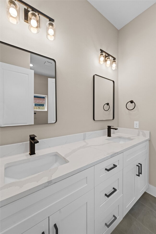 Building Photo - 2607 Liguria Ln