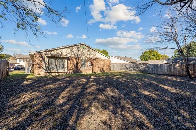 Building Photo - 134 London Ln