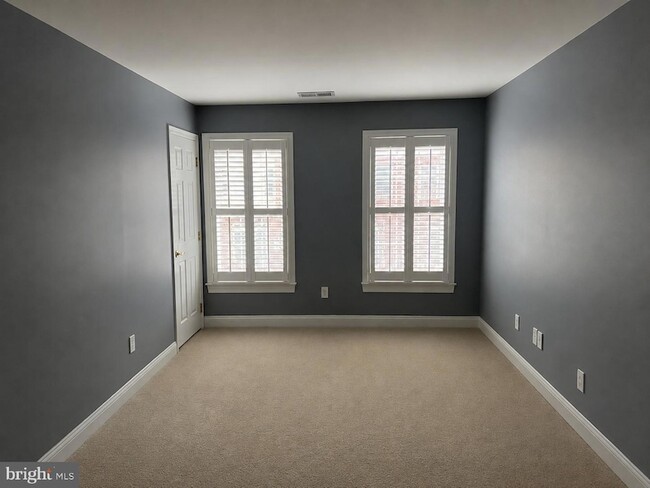 Building Photo - 1735 22nd Ct N