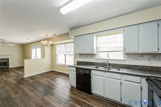 Building Photo - 811 Kiefer Field Ct