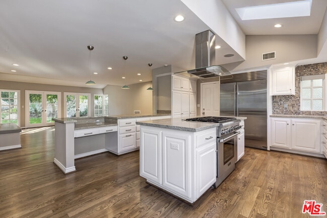 Building Photo - 1277 N Norman Pl