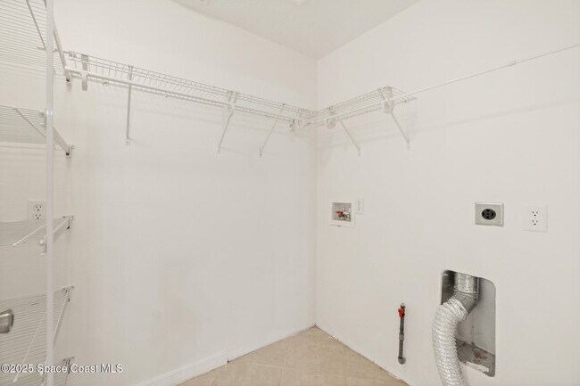 Building Photo - 156 Wilson Ave