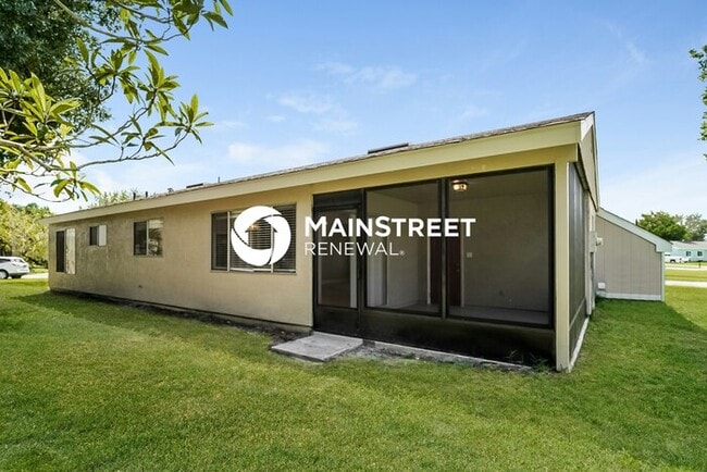 Building Photo - 3 Bedroom Pet-Friendly Home in NORTH PORT, FL with Main Street Renewal