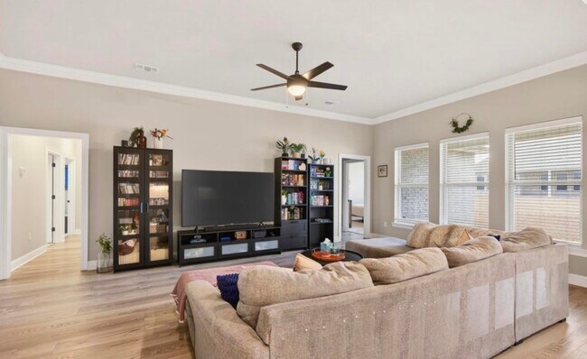 Building Photo - 12004 Erik Ct