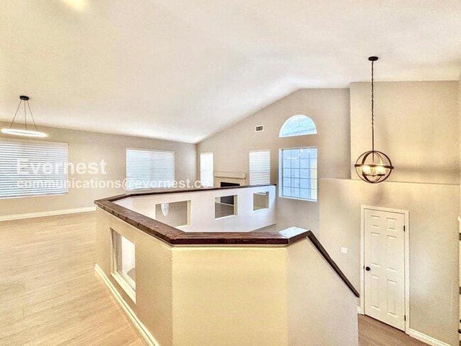 Building Photo - 9 Vía Espiritu