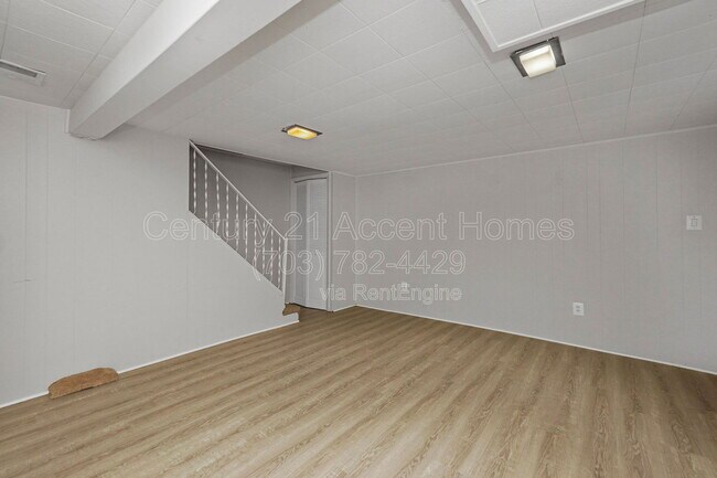 Building Photo - 2707 Jefferson Dr