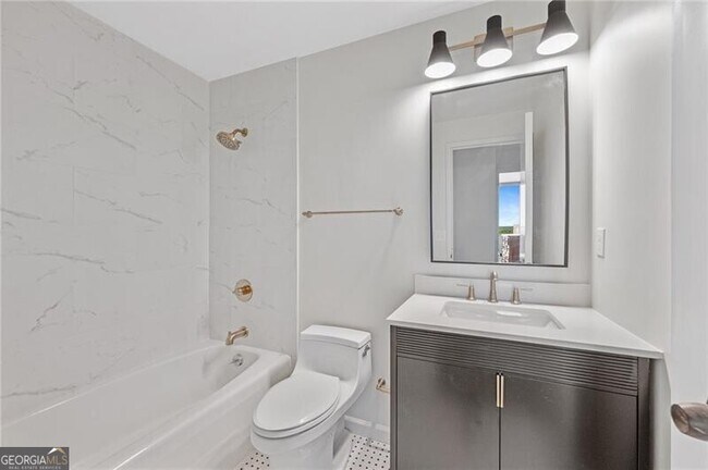 Building Photo - 2575 Peachtree Rd NE