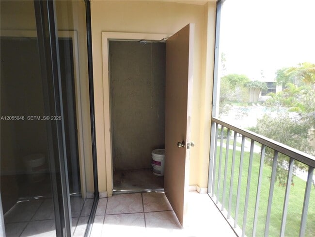 Building Photo - 8065 SW 107th Ave