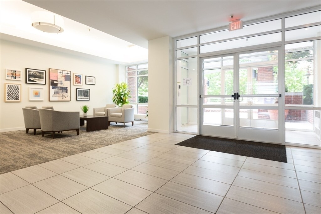 Building Photo - 6 Canal Park