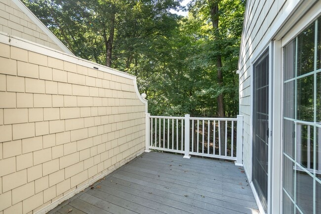 Building Photo - 253 Weaver St