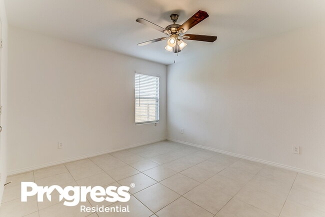 Building Photo - 1029 Crestview Dr