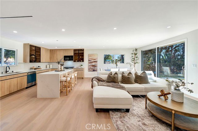 Building Photo - 22500 Baltar St